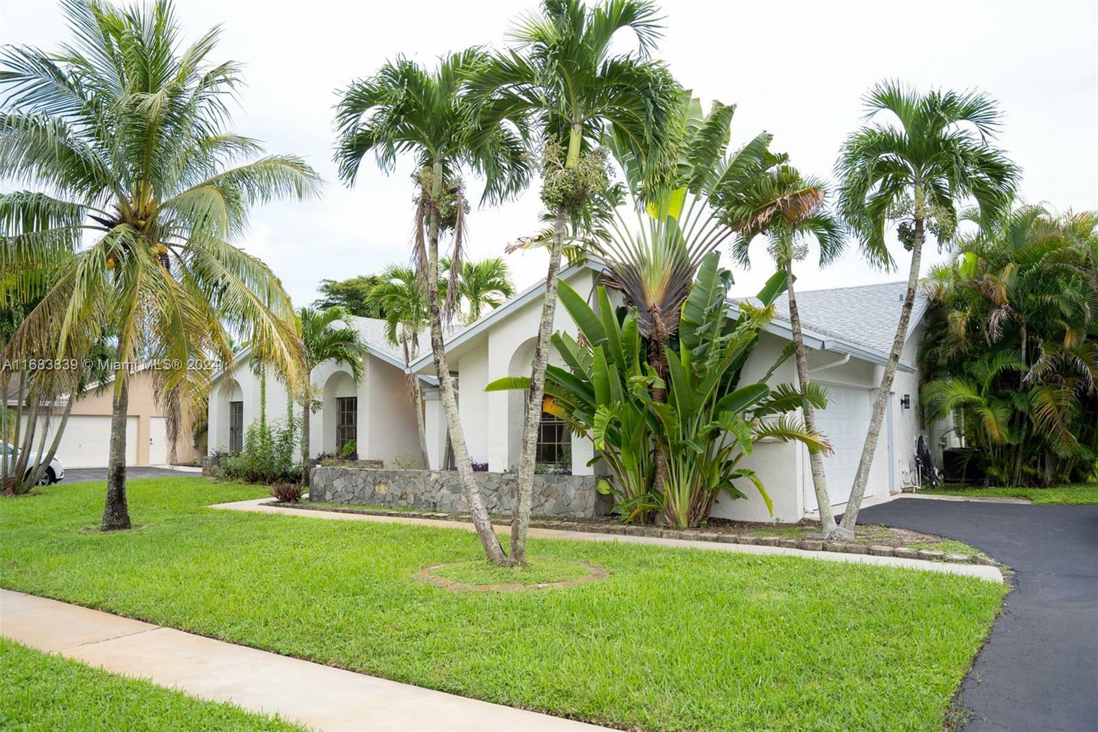 Property Photo:  10316 S 186th Ct S  FL 33498 