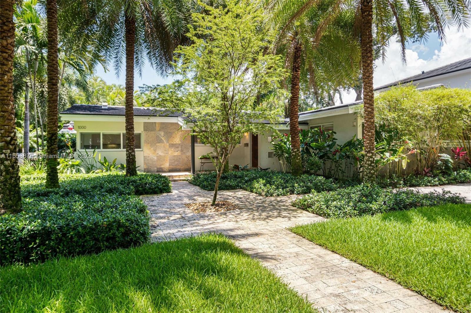 Property Photo:  1000 S Alhambra Cir  FL 33146 