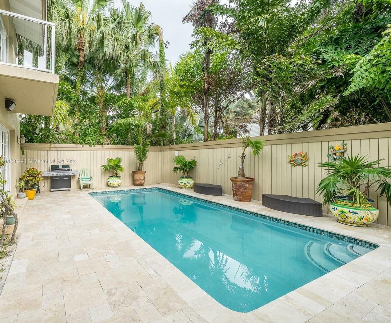 Property Photo:  4190 Ventura Ave  FL 33133 