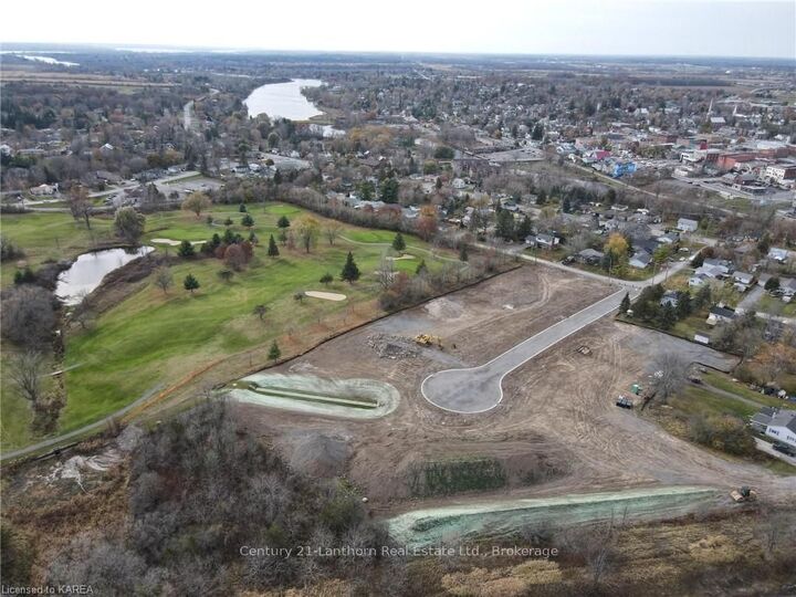 Photo de la propriété:  28 Parks St  ON K7R 0G1 