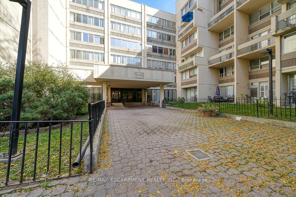 Property Photo: 1300 Marlborough Court 119 ON L6H 2S2