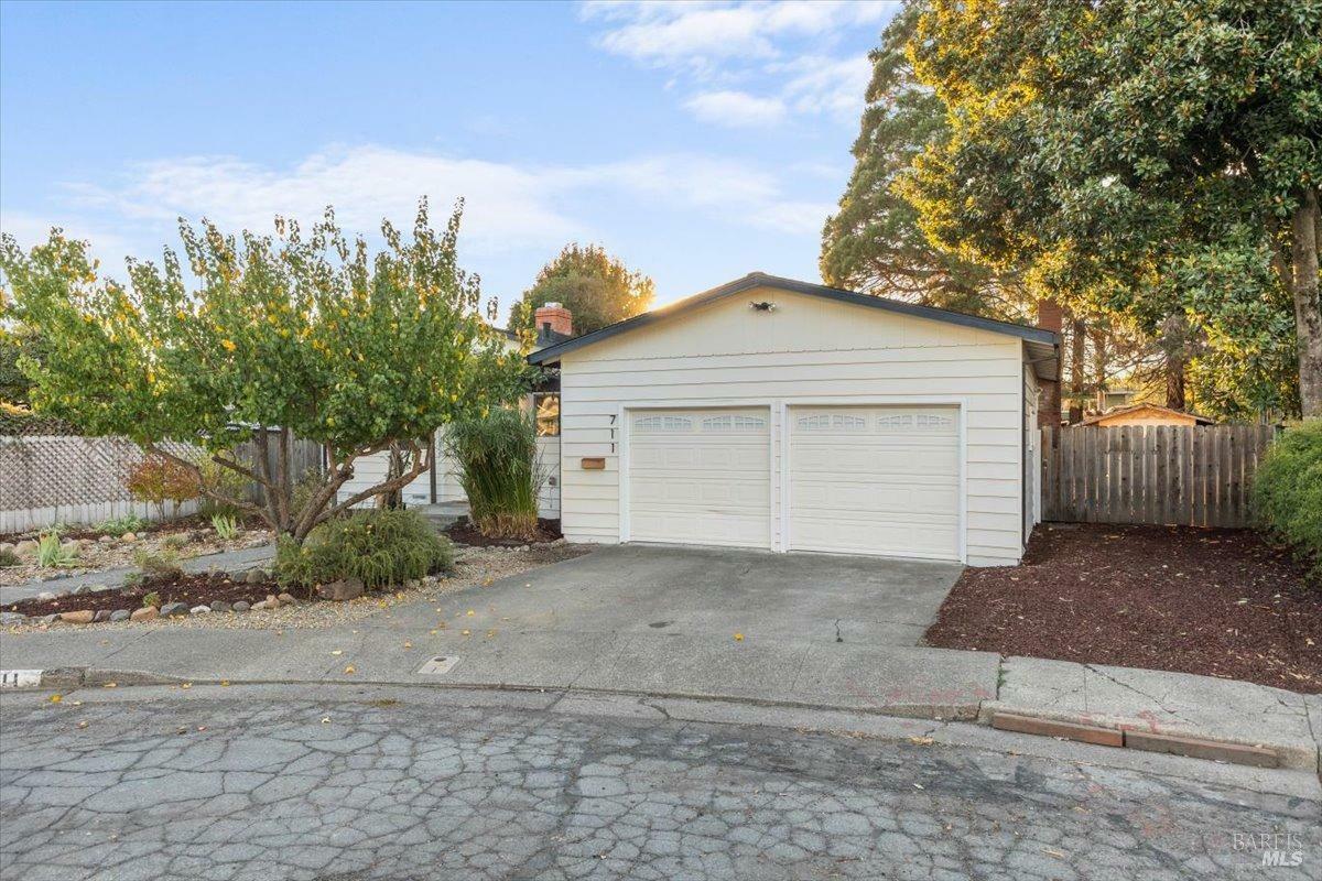 Property Photo:  711 Sterling Court  CA 95401 