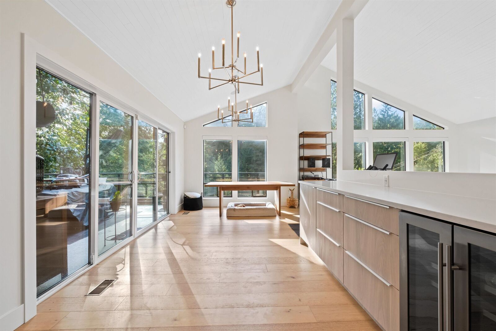 Photo de la propriété: 1050 Riverside Drive BC V7H 1V5