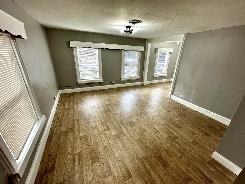 Property Photo:  208 Oak St  NY 13905 