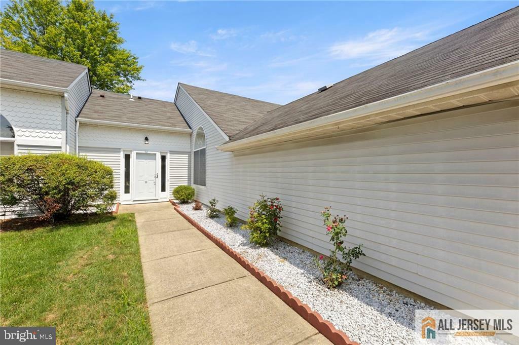 Property Photo:  642 Madison Drive B  NJ 08831 