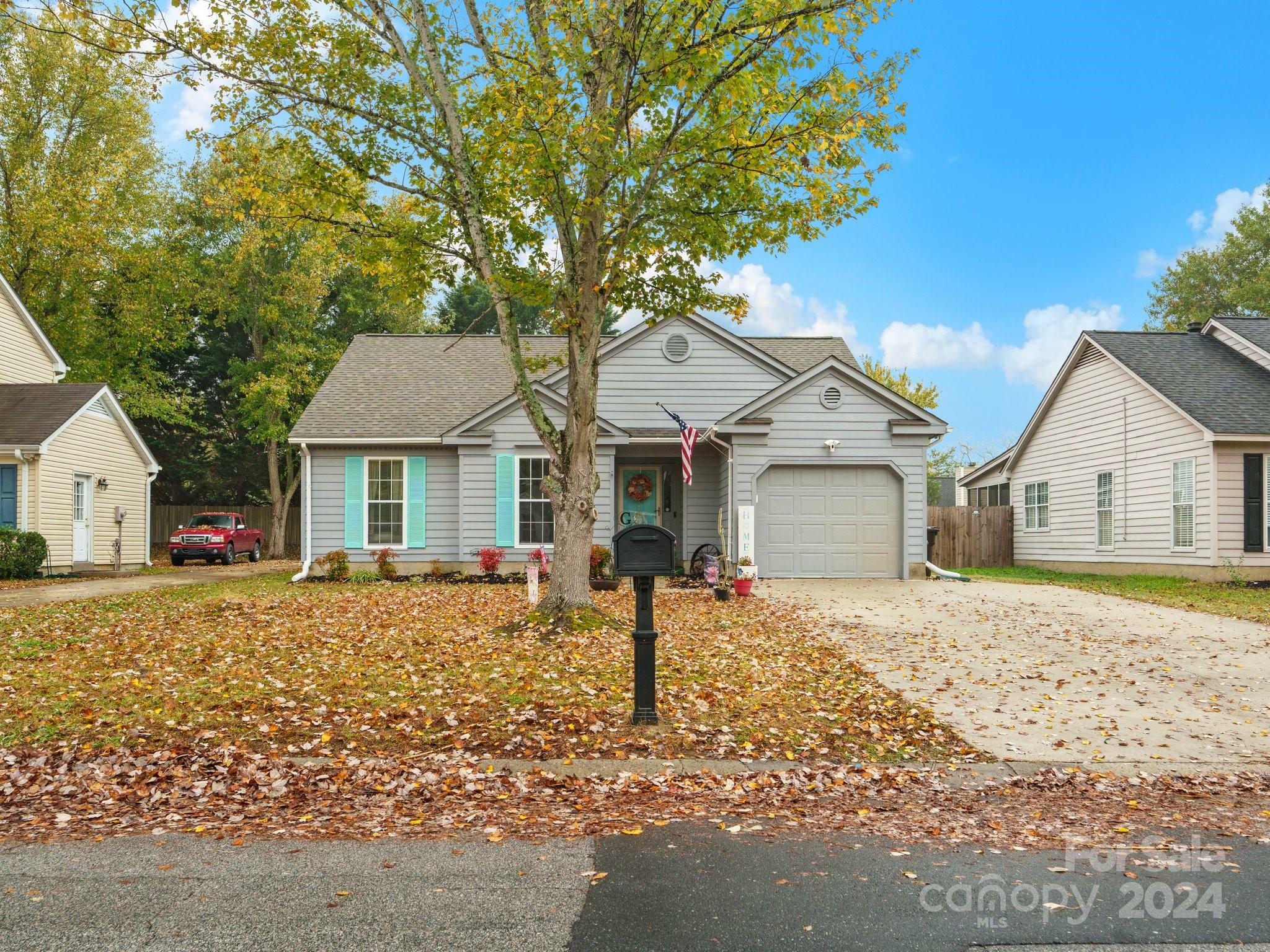 Property Photo:  1472 Fieldcrest Circle  SC 29732 