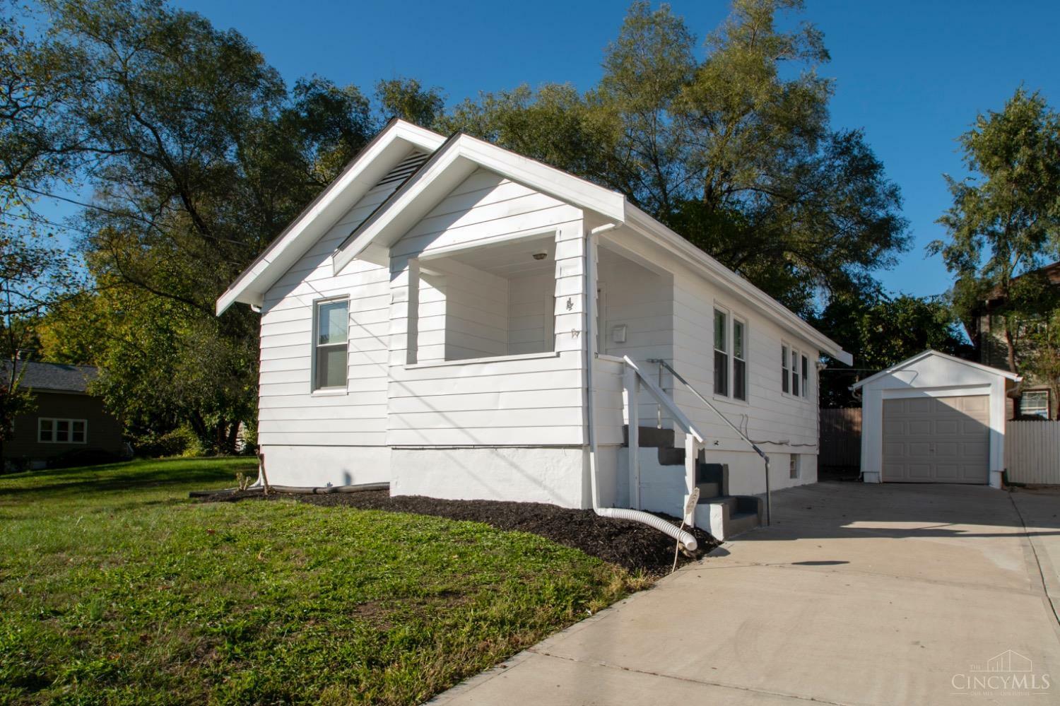 Property Photo: 4 Ridgeway Road OH 45216