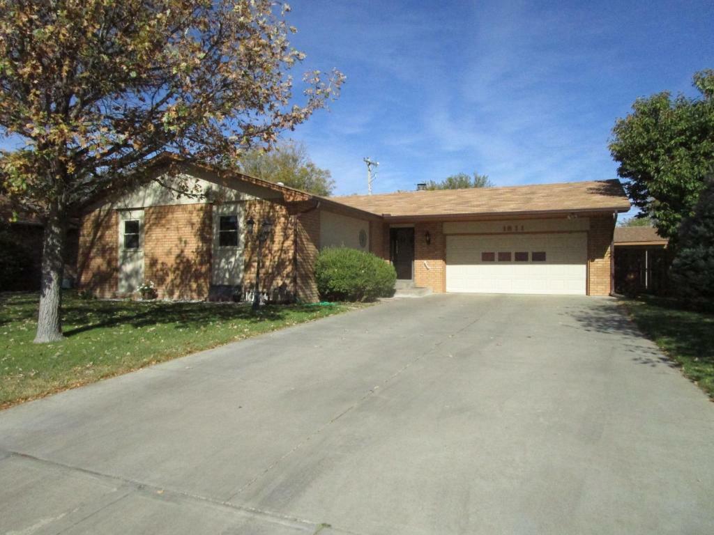 Property Photo:  1811 E Pawnee Road  KS 67846 