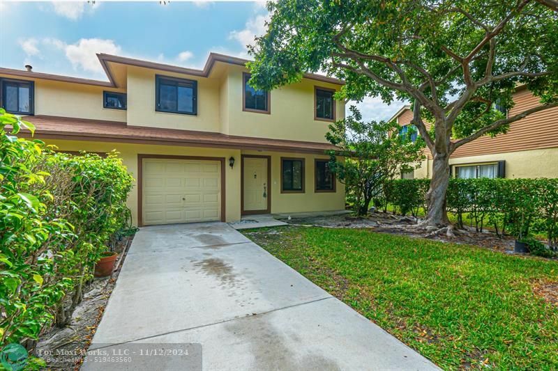 Property Photo:  6094 Live Oak Ct A  FL 33319 