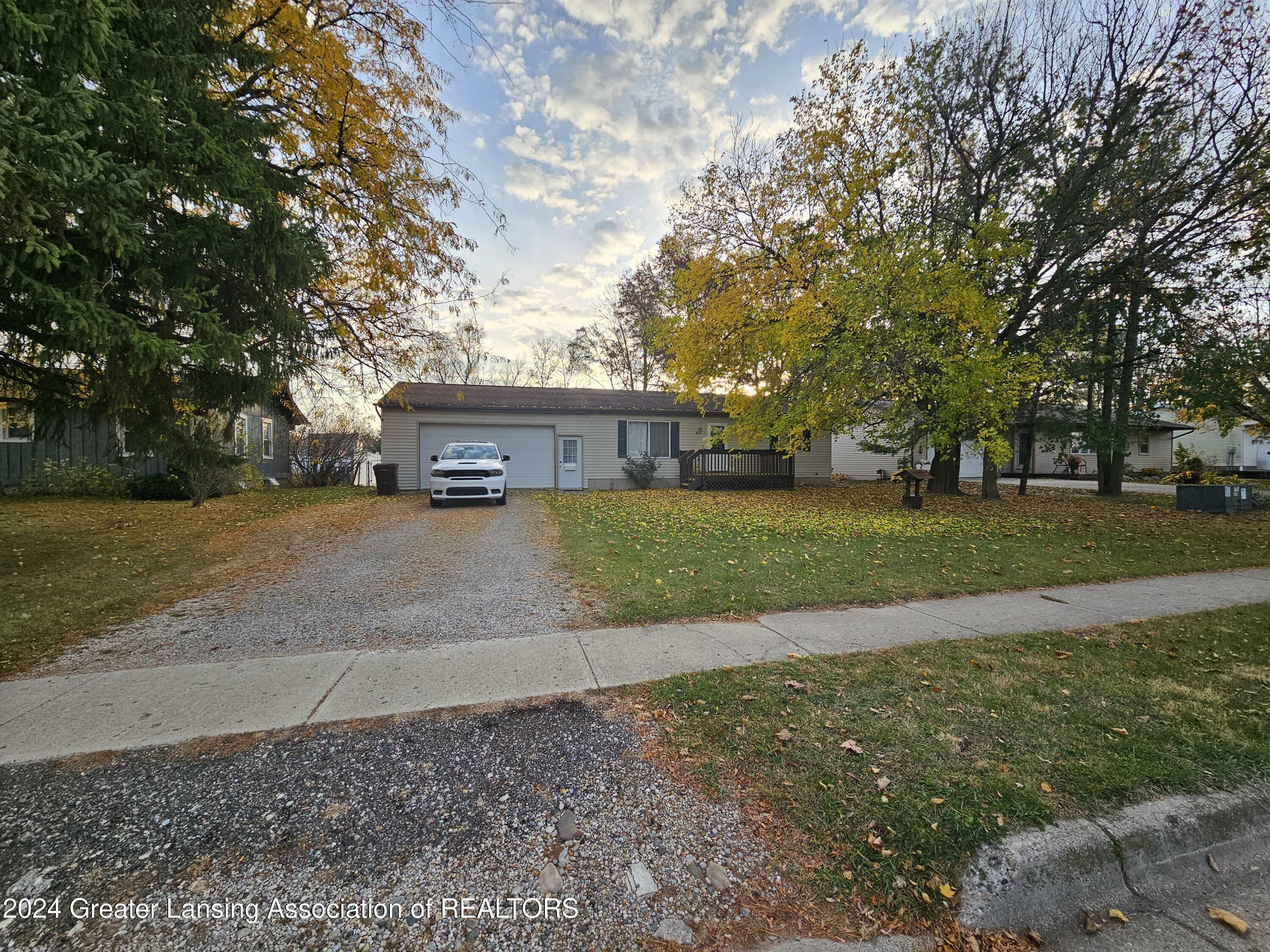 Property Photo:  437 Ionia Street  MI 48861 