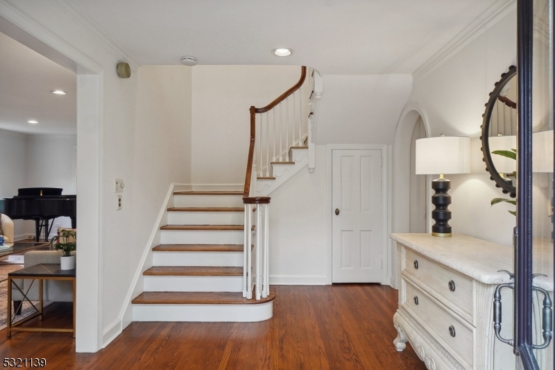 Property Photo:  18 Greenview Way  NJ 07043 