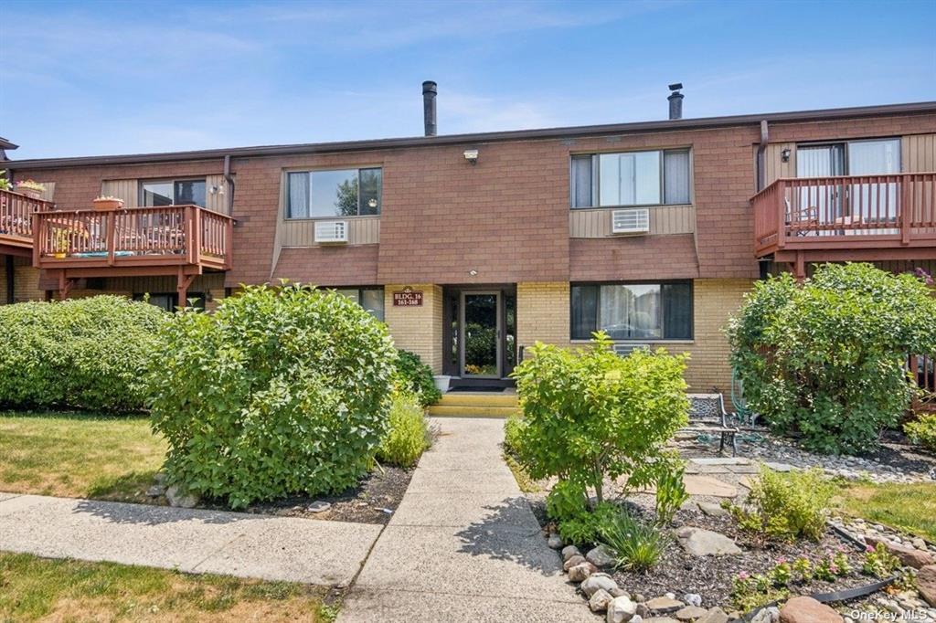 Property Photo:  168 Richard Court  NY 10970 