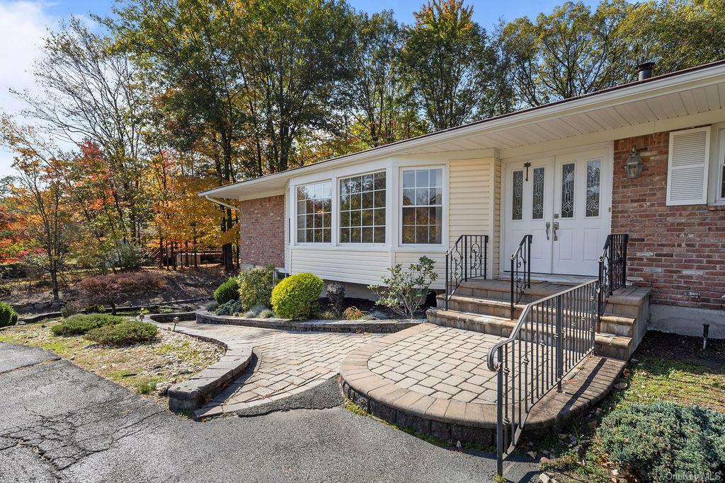 Property Photo:  3 Dixwell Road  NY 10956 