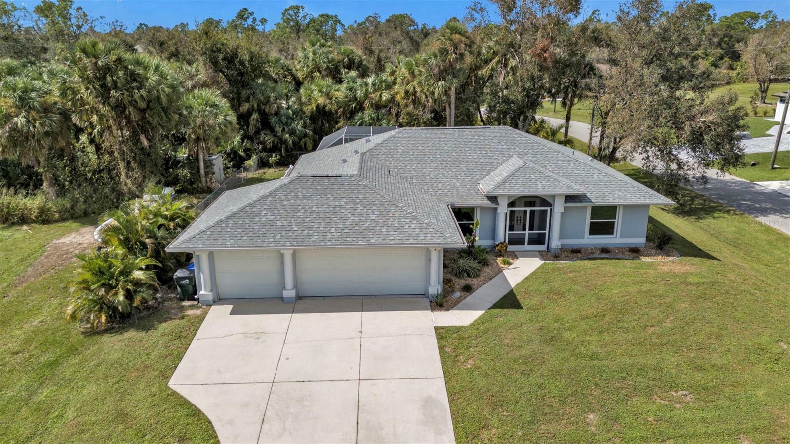 Property Photo: 2105 Holland Street FL 34288