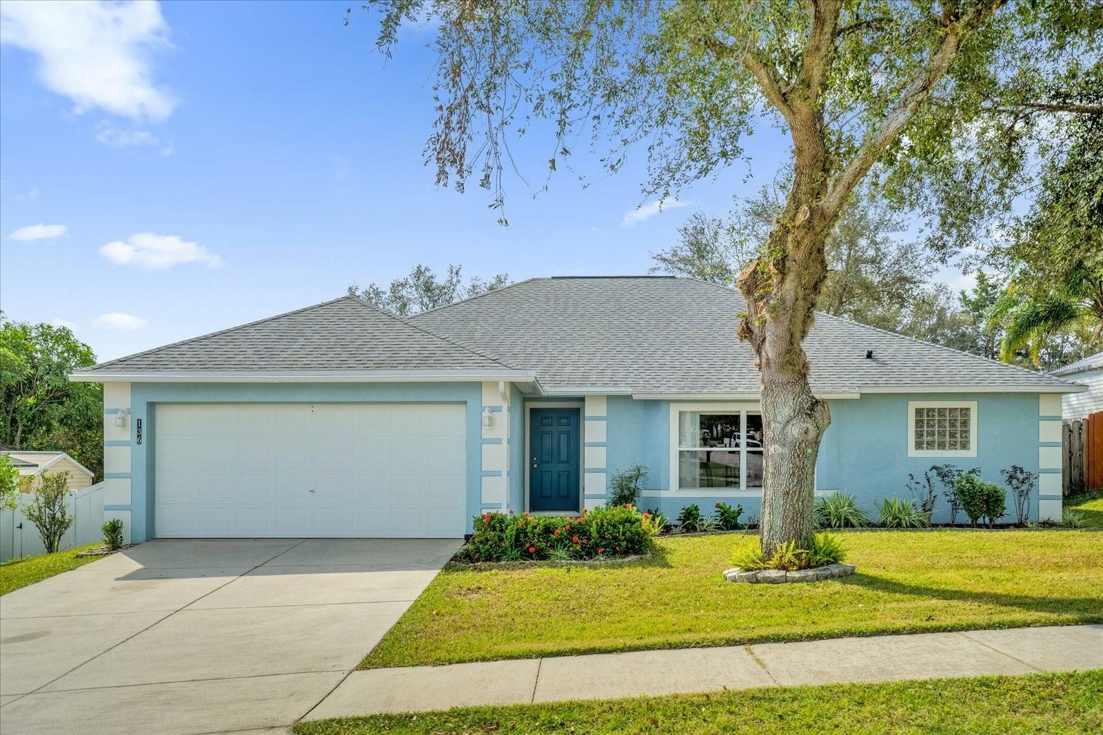Property Photo: 136 Carlyle Street FL 34715
