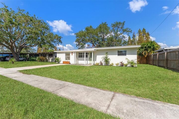 Property Photo:  4703 W Wallace Avenue  FL 33611 