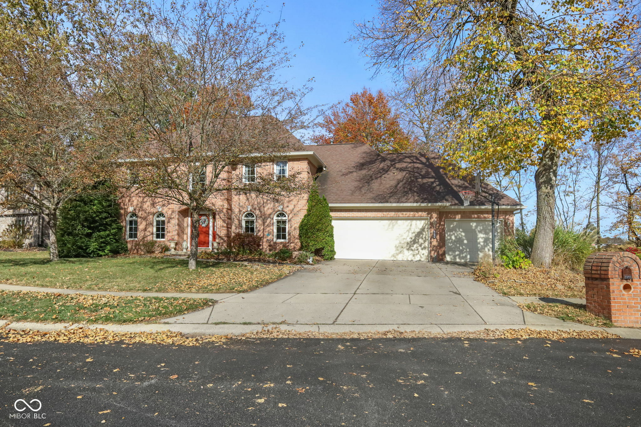 Property Photo:  6878 Black Oak E Court  IN 46123 