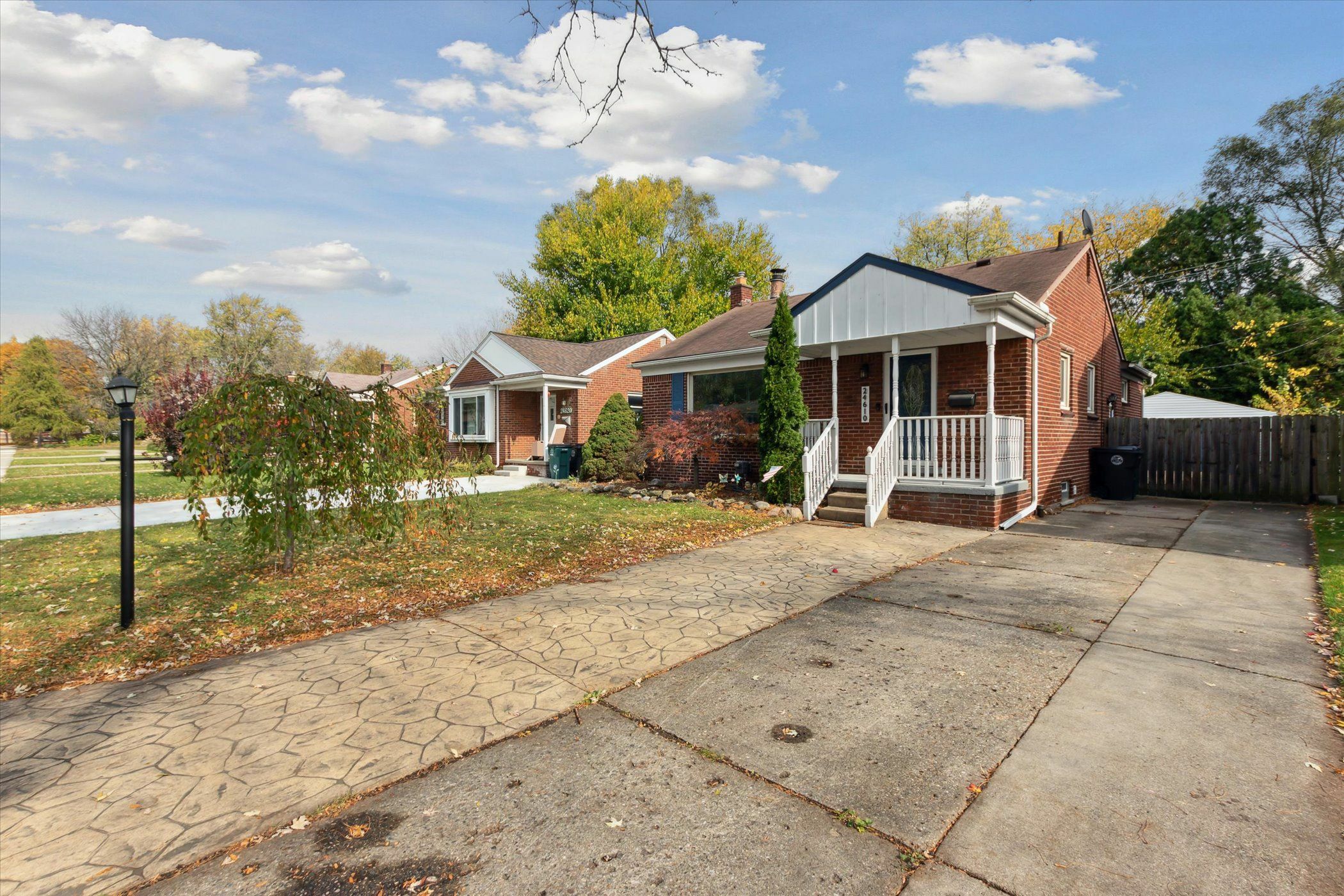 Property Photo:  24610 Sherman Street  MI 48237 1841 