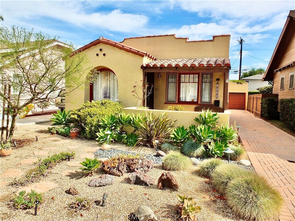 Property Photo:  3526 Gundry Avenue  CA 90807 