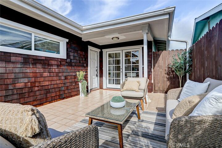 Property Photo: 1725 Van Horne Lane CA 90278