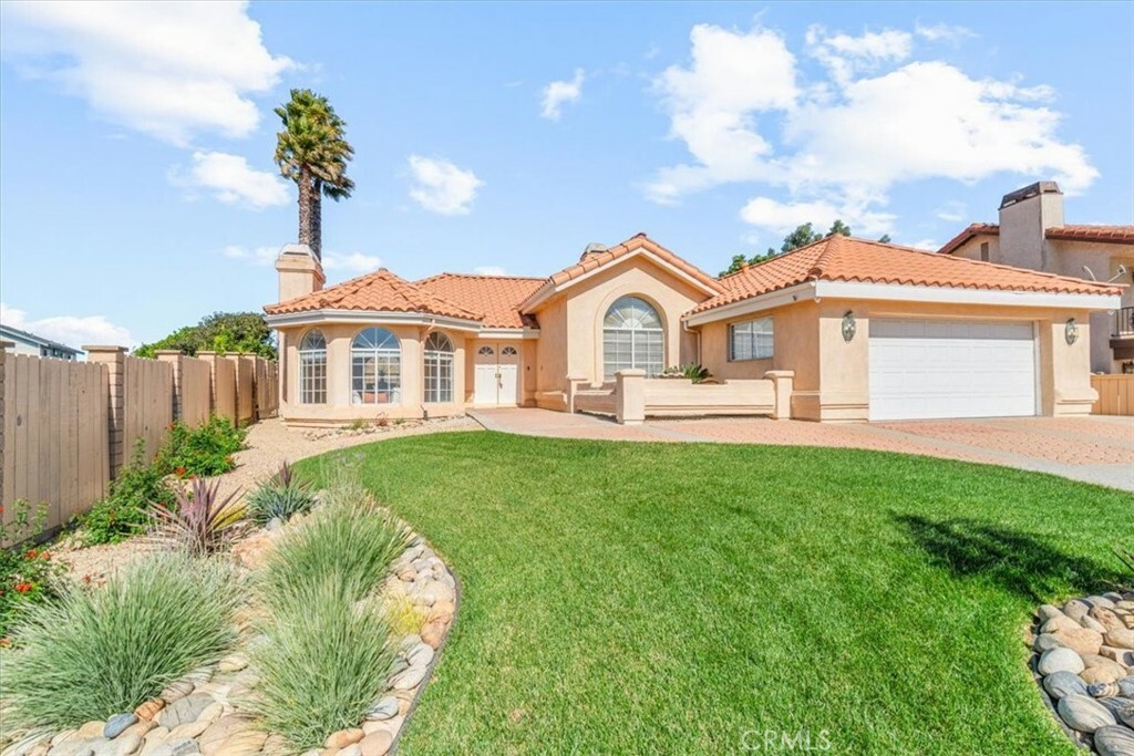 Property Photo:  1015 Butterfly Court  CA 93455 