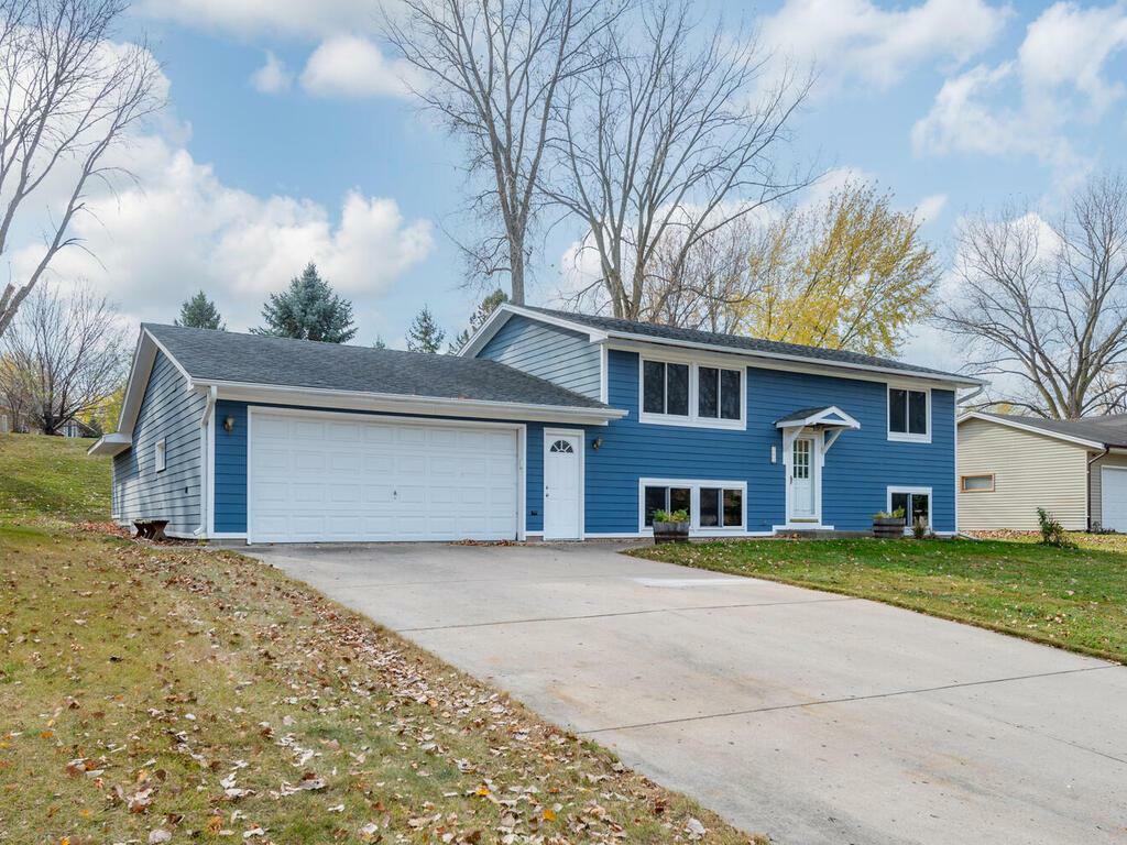 Property Photo:  261 Highwood Drive  MN 55318 