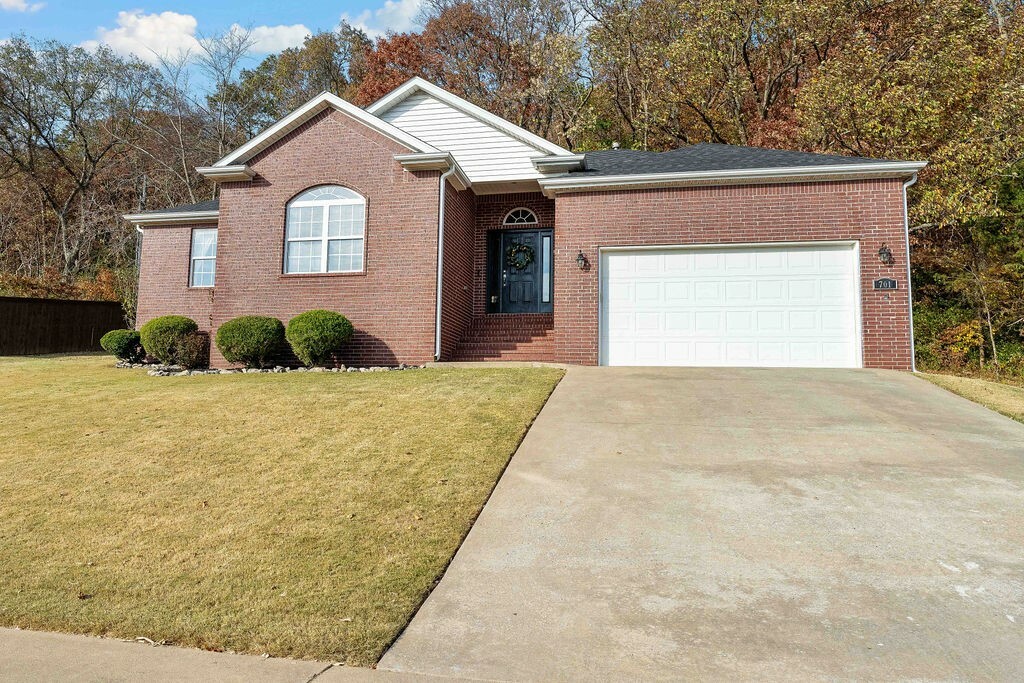 Property Photo:  701 W Thornstone Avenue  AR 72774 