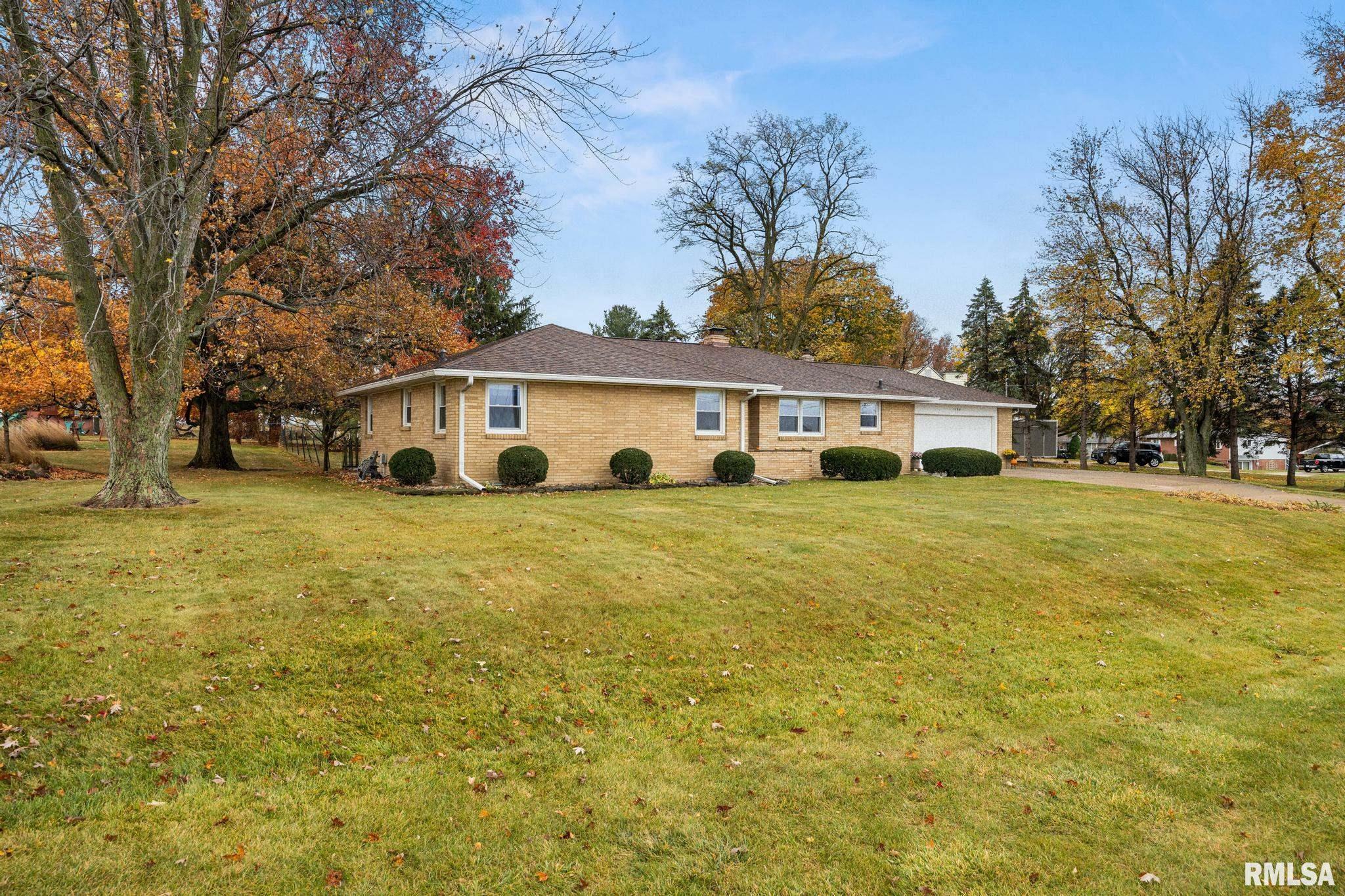 Property Photo:  1154 W Cruger Road  IL 61571 