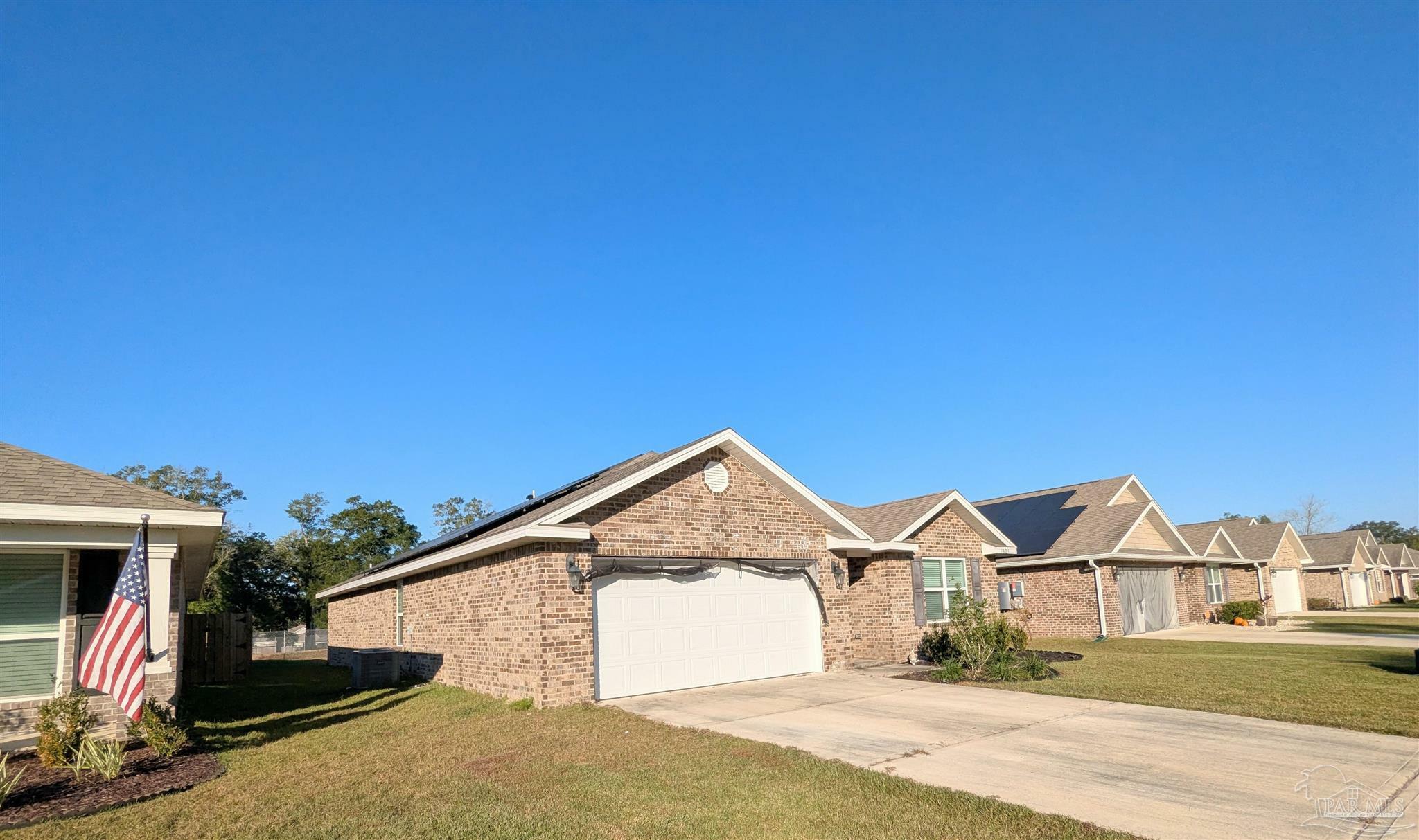 Property Photo:  7823 Lakeside Oaks Dr  FL 32526 