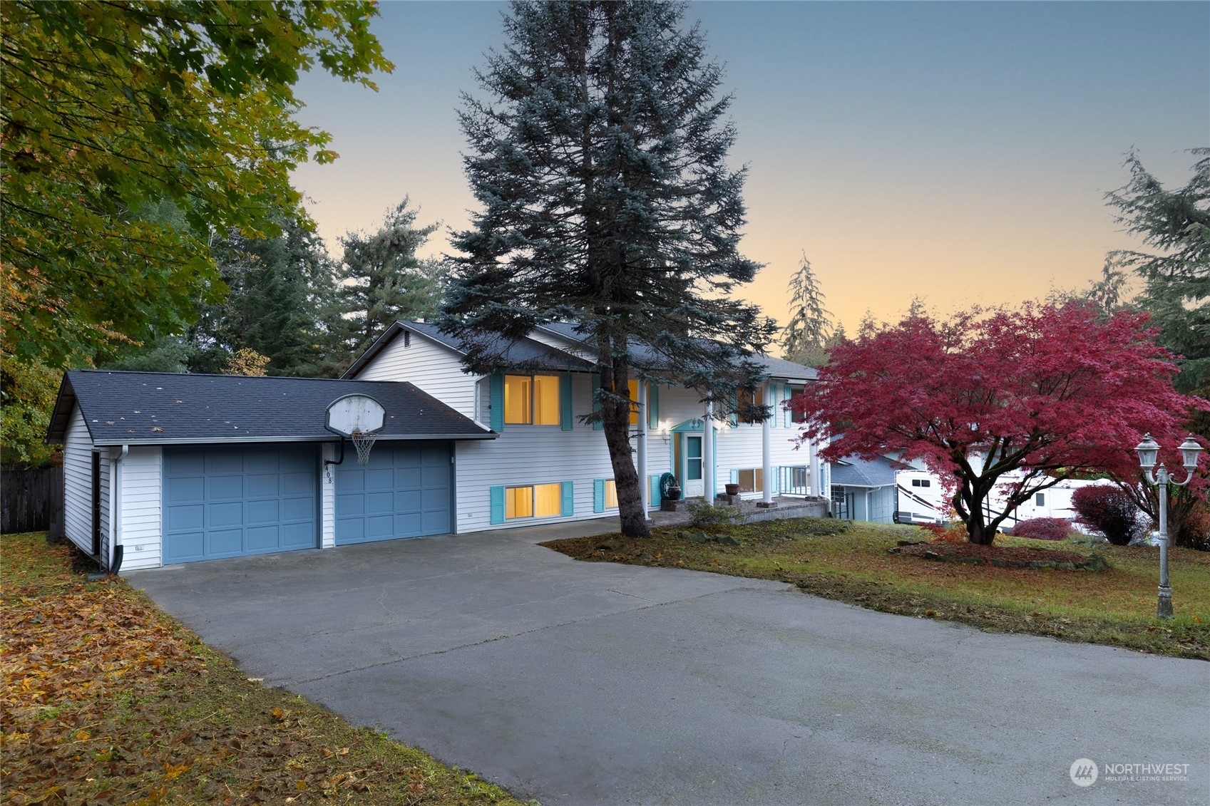 Property Photo:  8408 121st Street E  WA 98373 