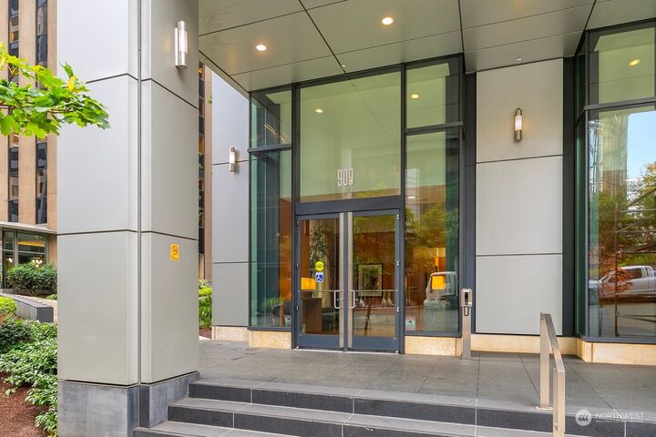 Property Photo: 909 5th Avenue 2103 WA 98104