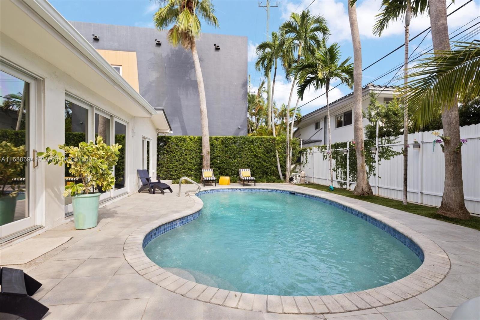 Property Photo: 1610 S Bayshore Dr FL 33133