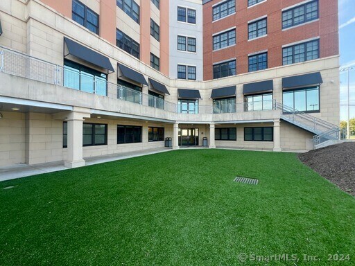 Property Photo:  215 Stillwater Avenue 417  CT 06902 