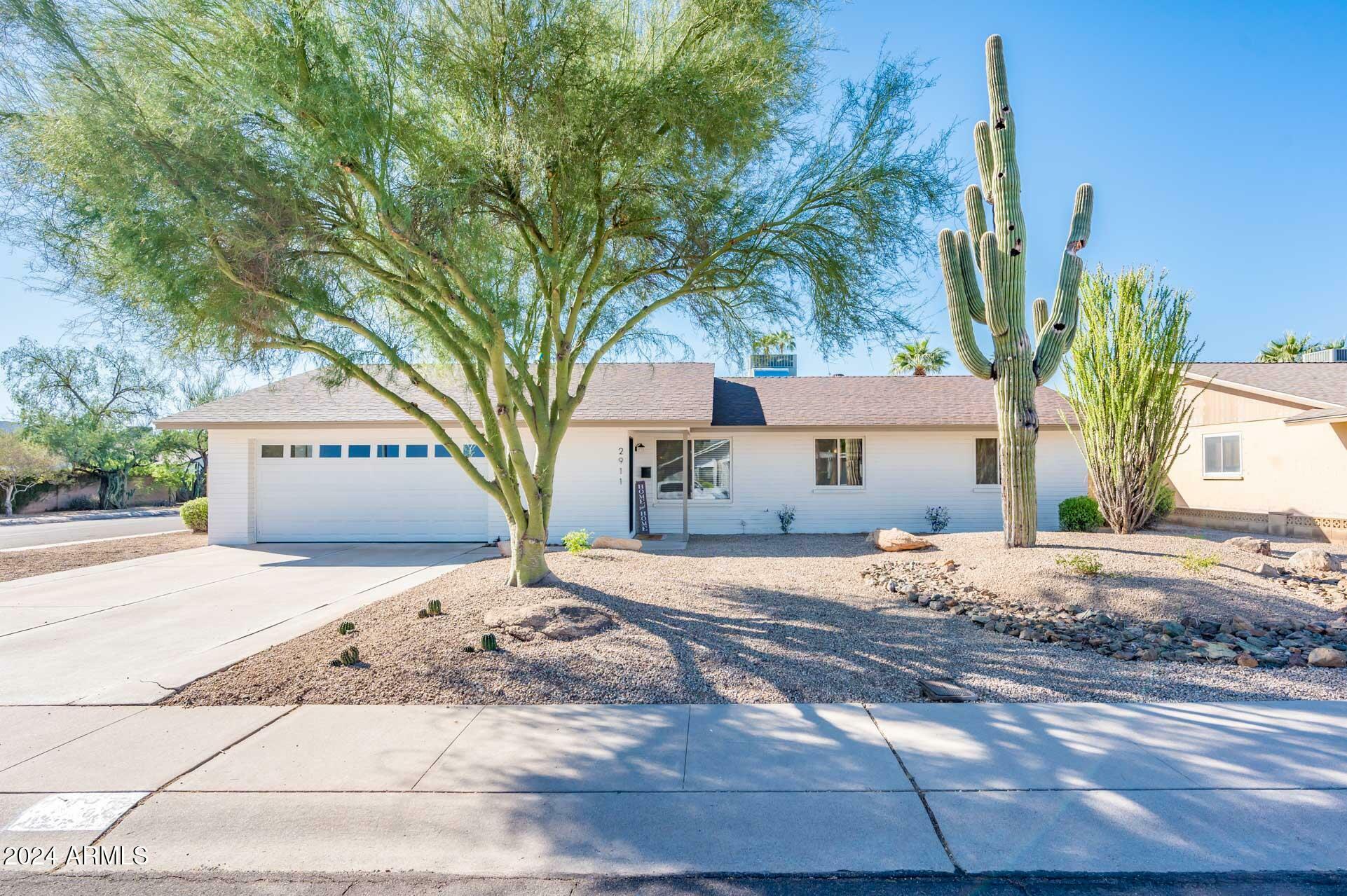 Property Photo:  2911 E Cortez Street  AZ 85028 