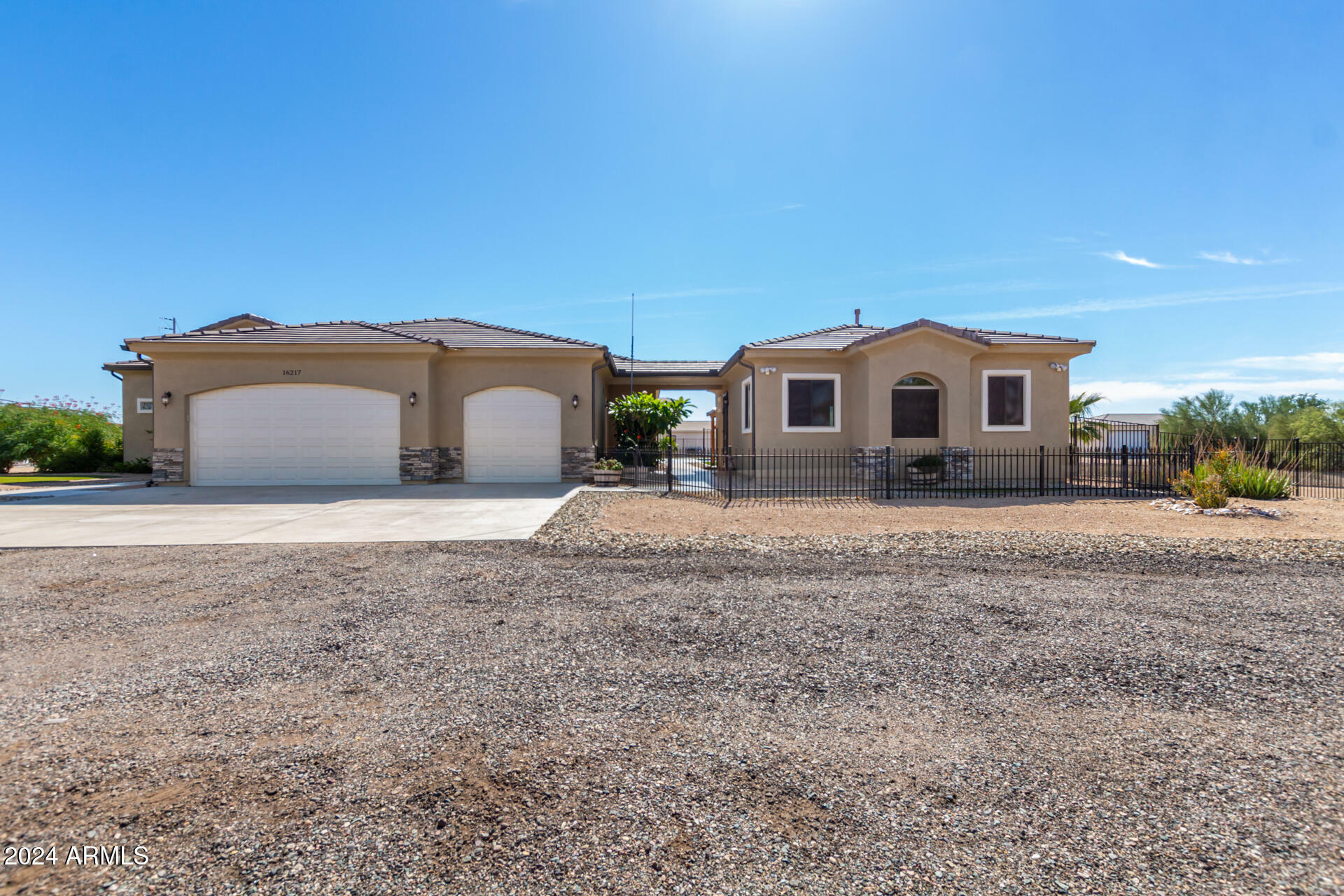 Property Photo:  16217 W Skinner Road  AZ 85387 