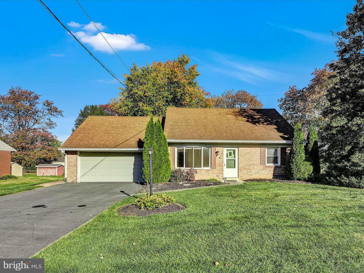 Property Photo:  107 Woodlawn Drive  PA 17584 