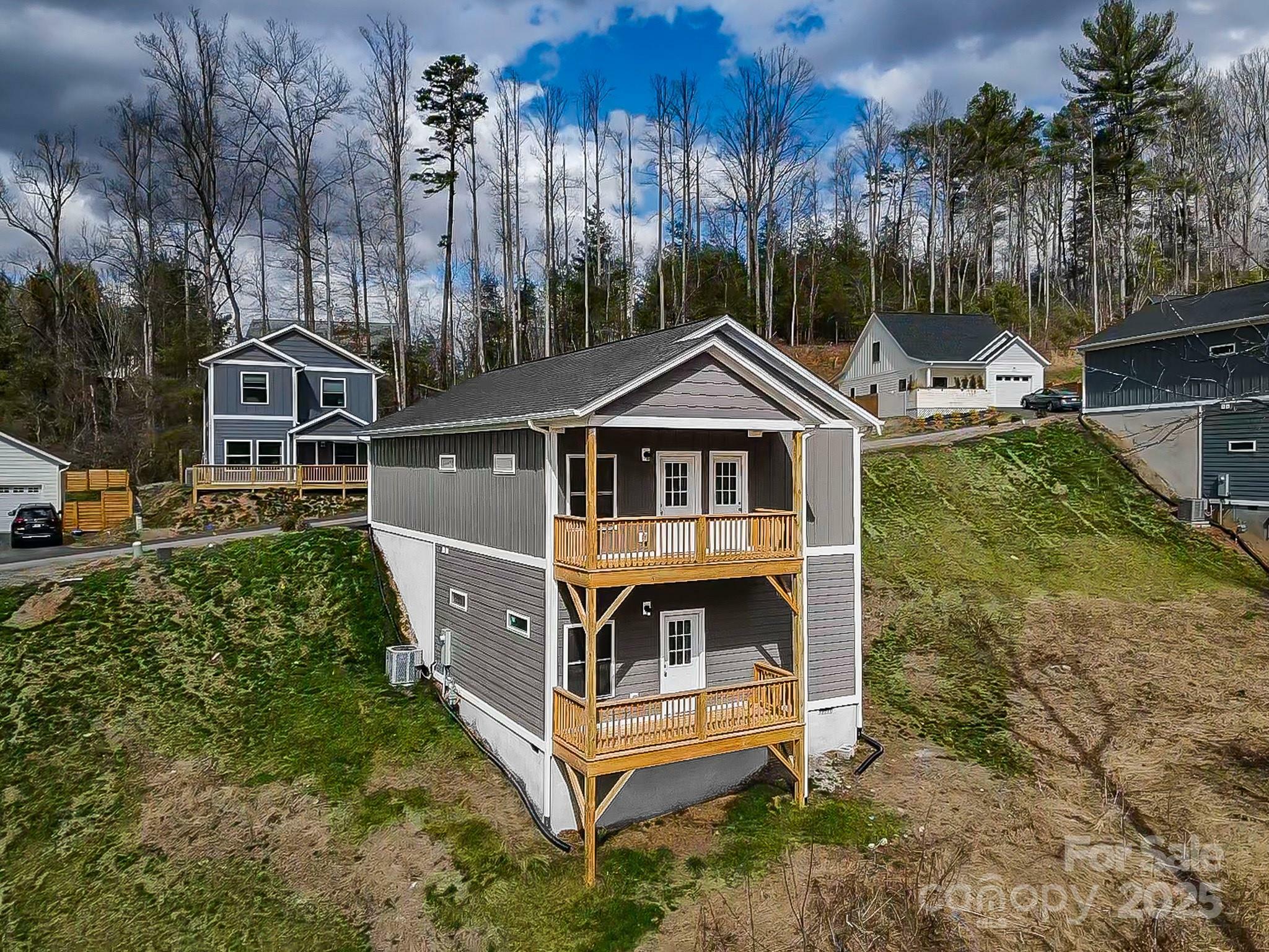 Property Photo: 131 Northbend Drive NC 28804