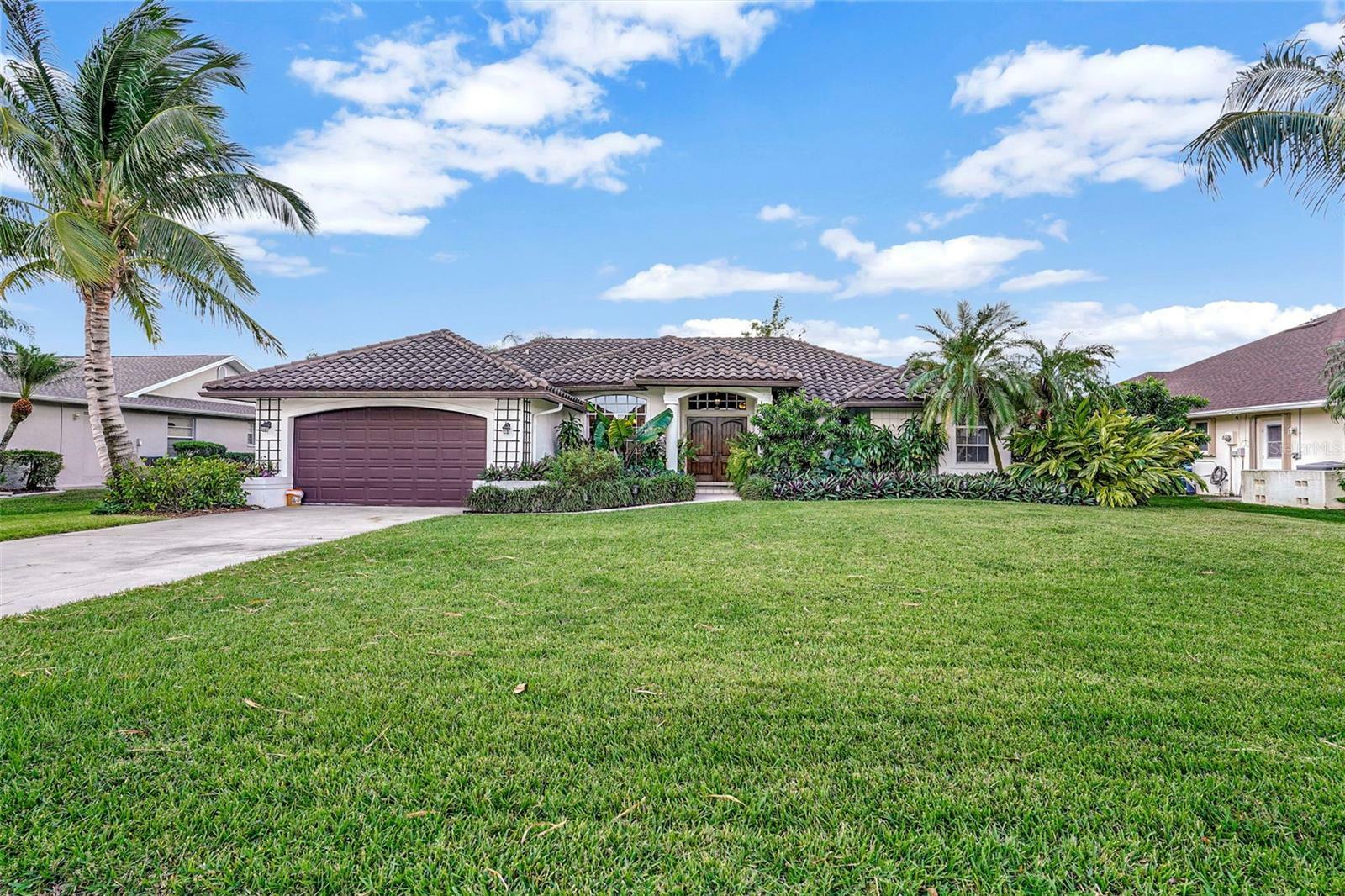 Property Photo: 6703 Willow Lake Circle FL 33966