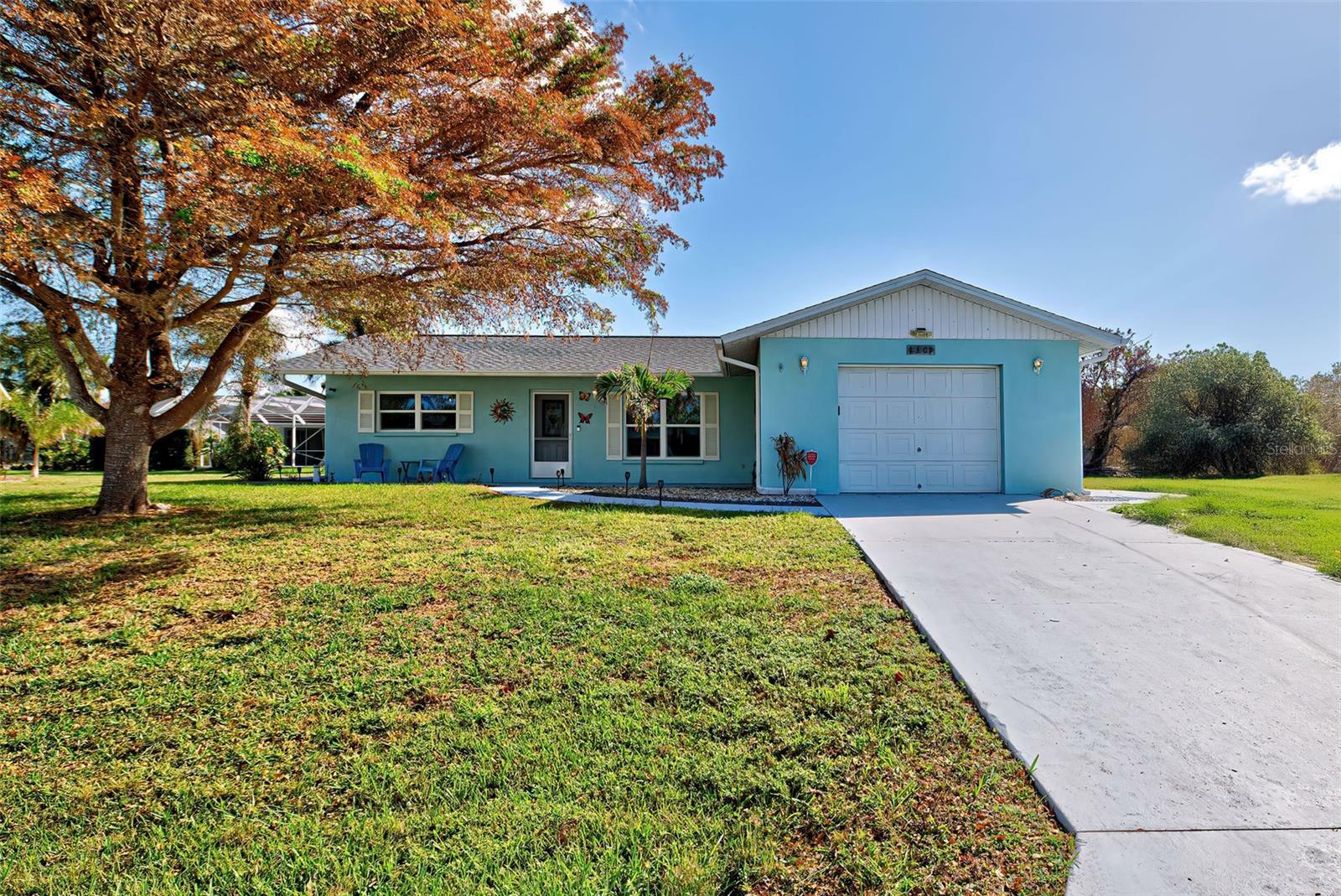 Property Photo:  1301 Washington Drive  FL 34224 