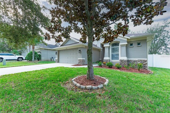 Property Photo:  1413 Main Street  FL 33594 