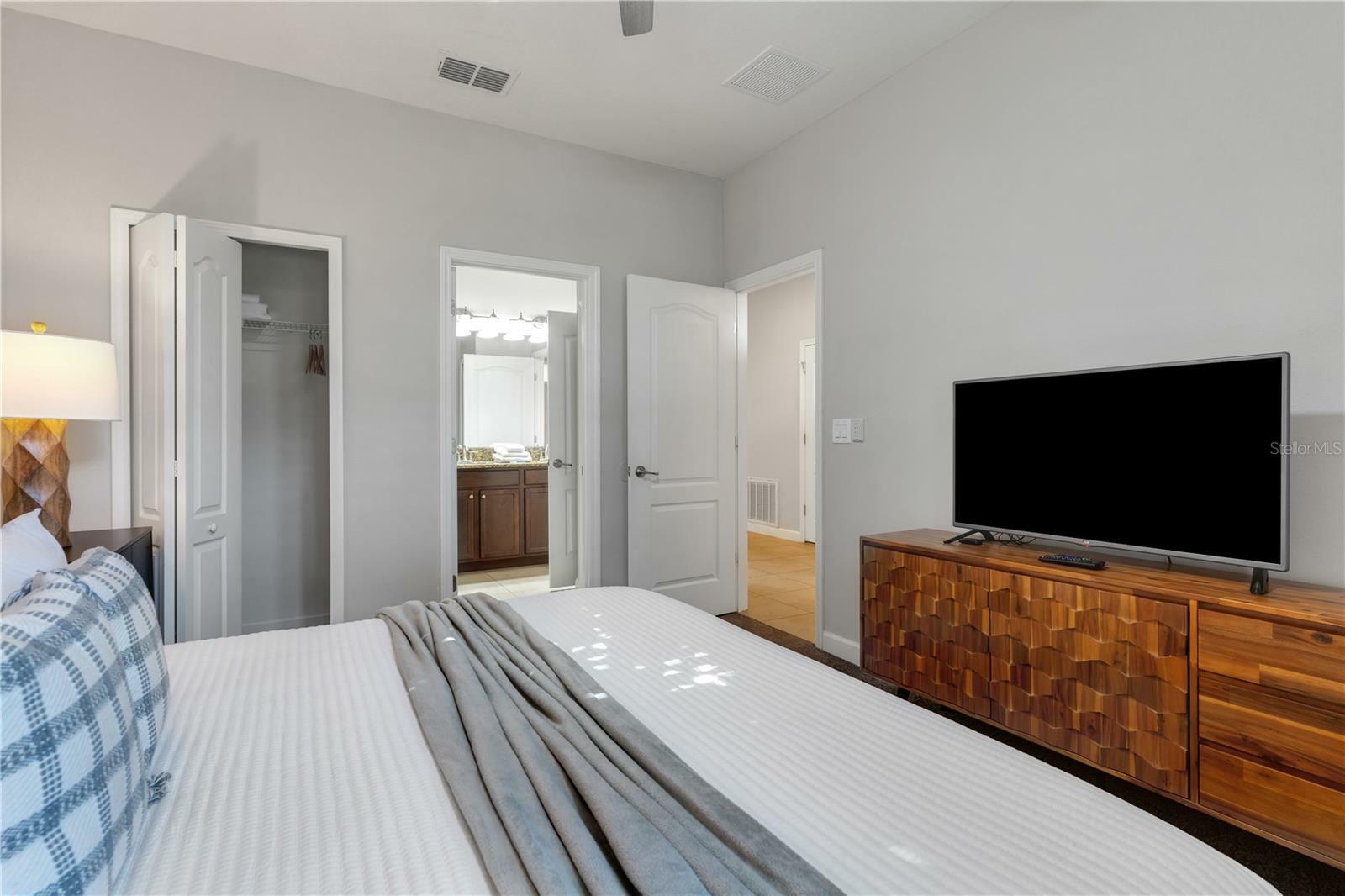 Property Photo: 1406 Moon Valley Drive FL 33896