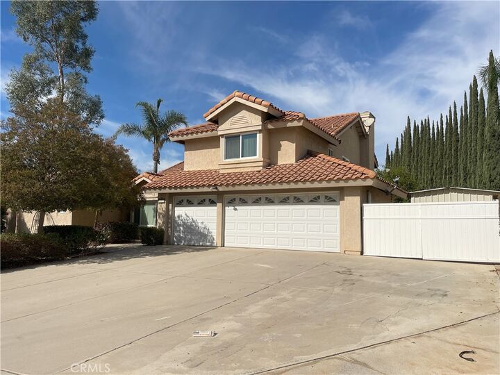 Property Photo: 124 Gracefield Way CA 92506