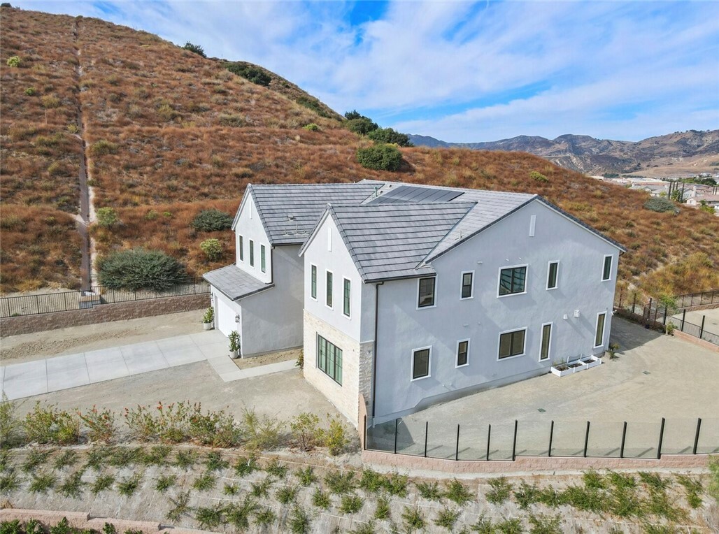 Property Photo:  20133 W Galway Ln  CA 91326 