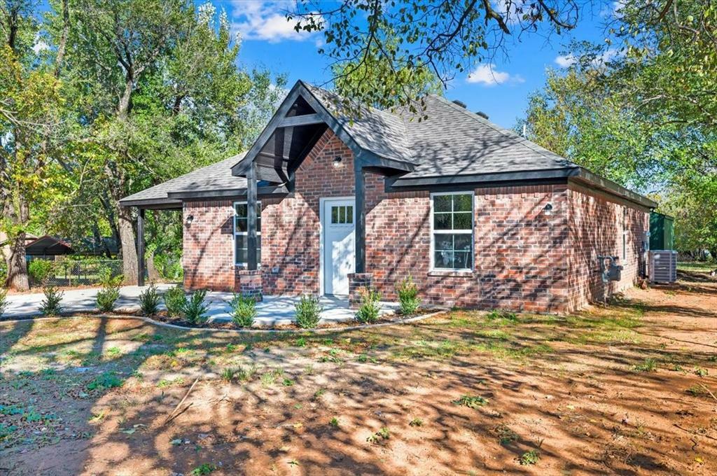 Property Photo:  1200 N Lloyd Drive  OK 73130 