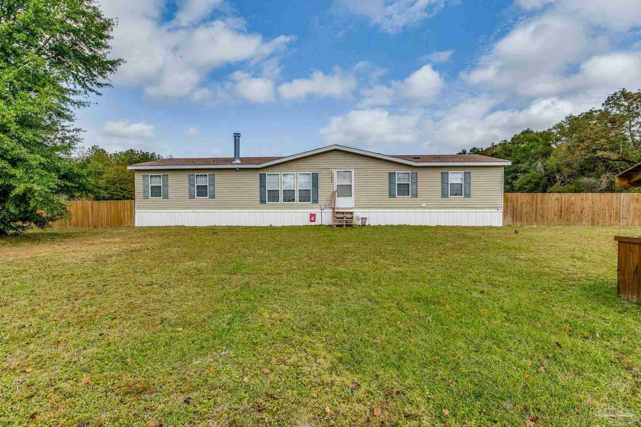 Property Photo: 320 Brown Rd FL 32568