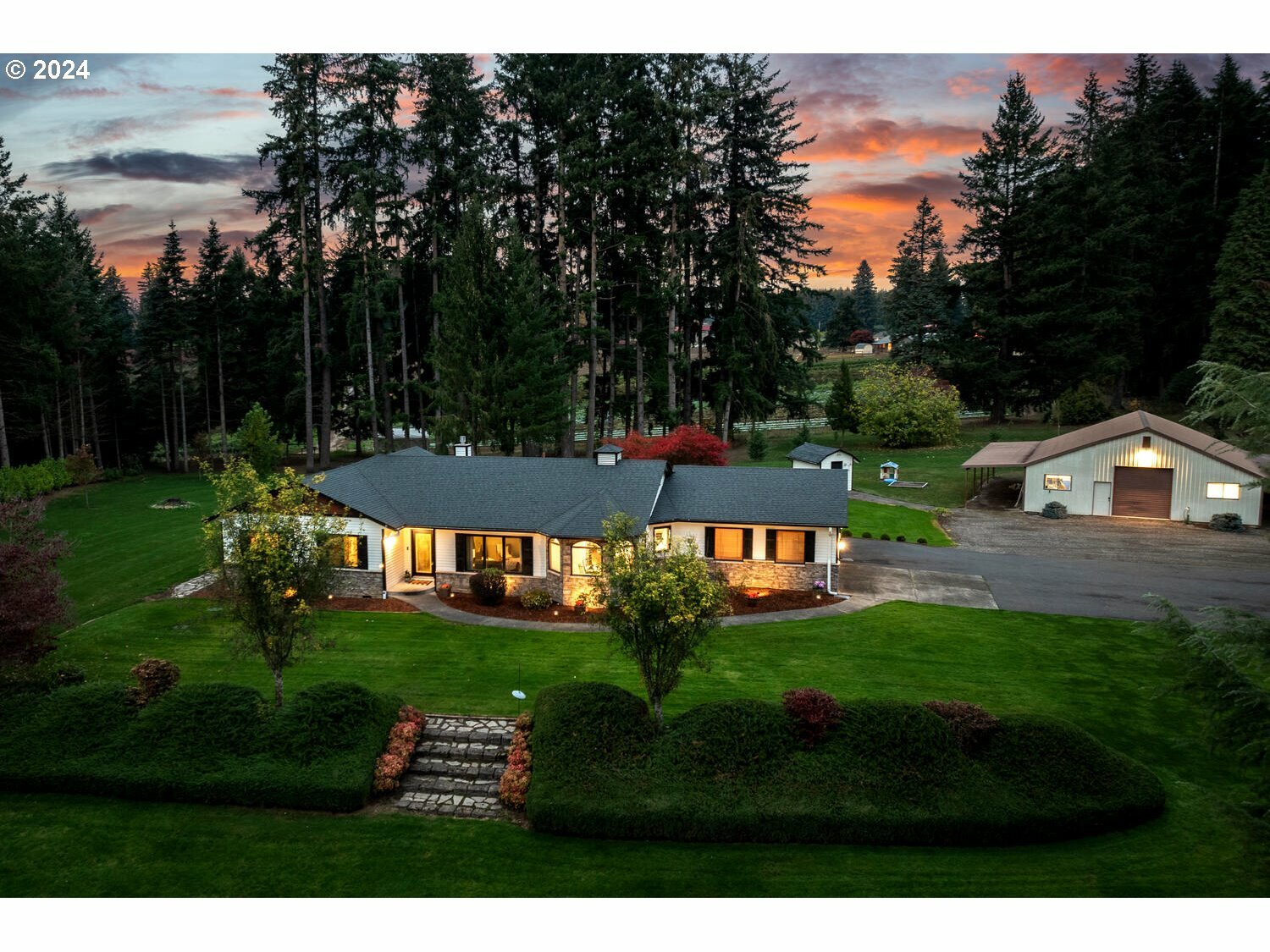 Property Photo:  12211 NE 99th Ave  WA 98662 