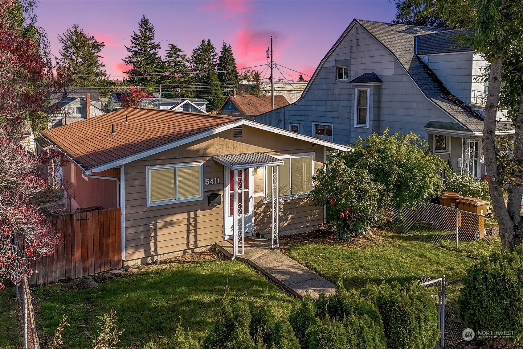 Property Photo:  5411 S Yakima Avenue  WA 98404 