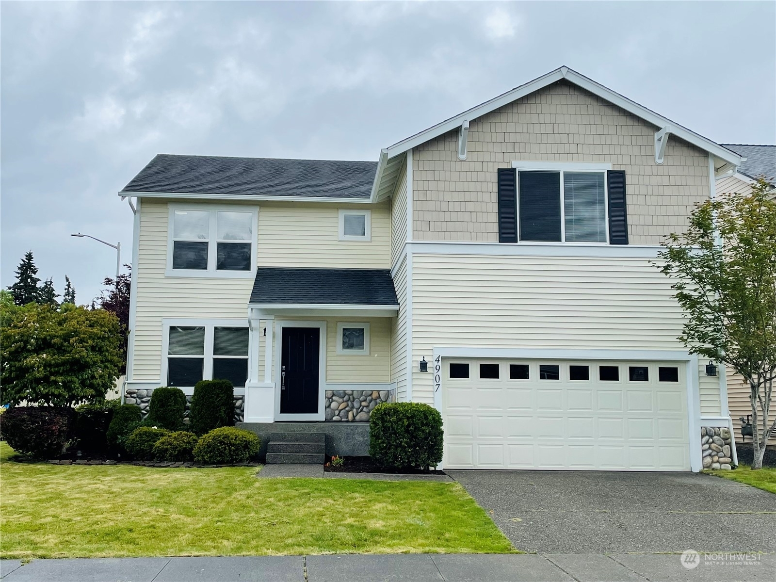 Property Photo:  4907 139th Place SE  WA 98296 