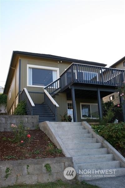 Property Photo:  937 W Emerson Street  WA 98119 