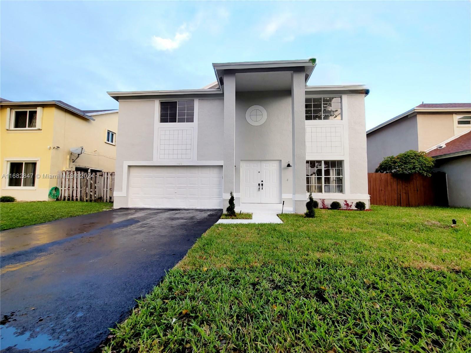 Property Photo:  1401 SW 97th Ave  FL 33025 